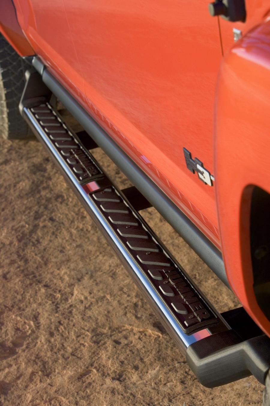 Детали экстерьера Hummer H3T 2005 года  (фото 24 из 34)